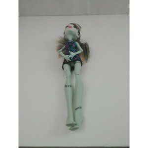 Monster High 11" Doll Frankie Stein Fashion Time With Accessories